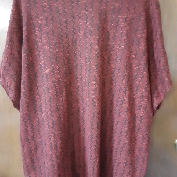 PRETTY JACKET, WRAP,  OR CAPE. - Picture 3 of 4